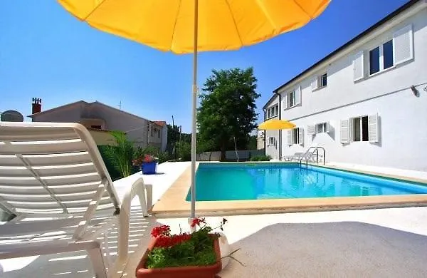 Apartment Liznjan 1